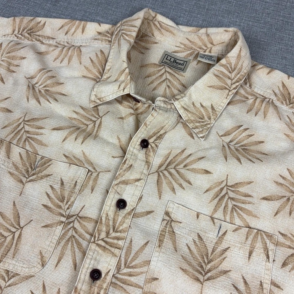 L.L. Bean Shirt Mens 2XL Beige Palm Leaf Hawaiian Short Sleeve Button Up